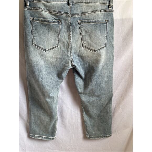 Women’s Size 31x21 KanCan Capri High Rise Distressed Light Wash Jeans NWT - Picture 7 of 15